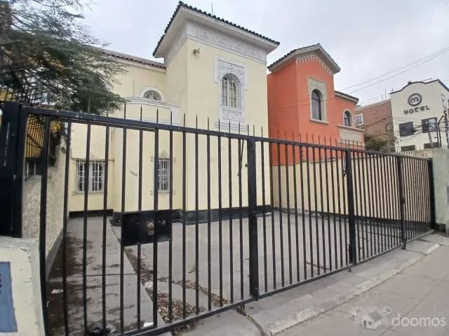 SE VENDE 2 PREDIOS JUNTOS COMO TERRENO — foto 1