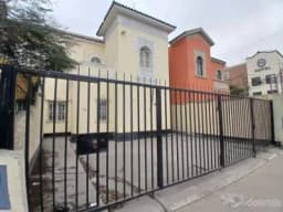 SE VENDE 2 PREDIOS JUNTOS COMO TERRENO