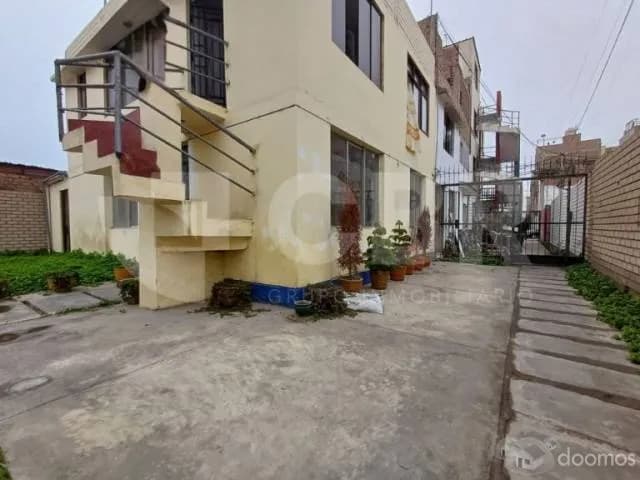 VENTA CASA COMO TERRENO EN SAN MIGUEL — foto 2