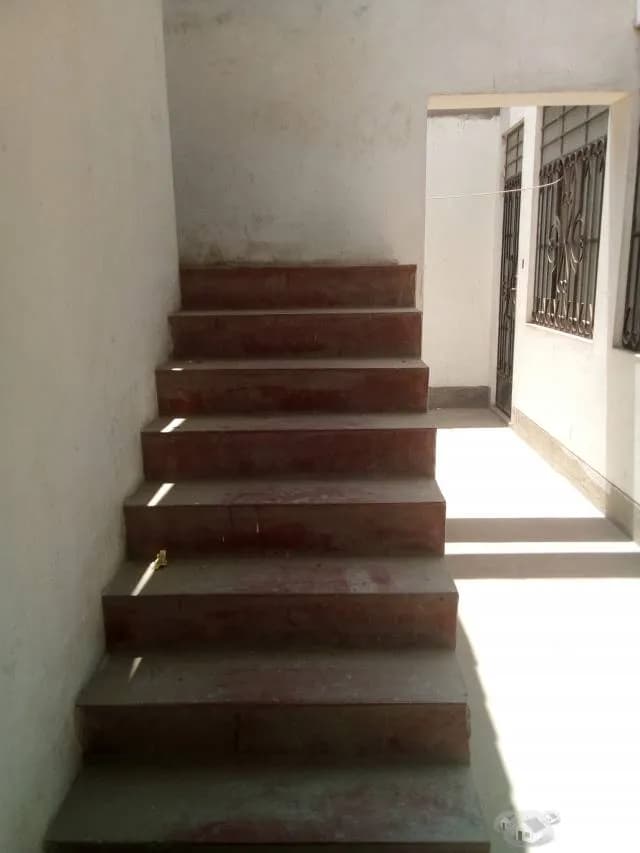 SE VENDE PROPIEDAD DE 2 PLANTAS — foto 5