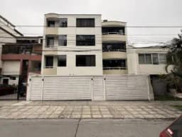 Dúplex 129 m. Frente a Parque – 4 Dormitorios + Cochera – USD 175,000