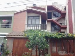 VENDO CASA FAMILIAR TRES (03) PISOS