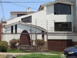 Vendo bonita casa en La Molina. (Residencial Monterrico)Precio negociable