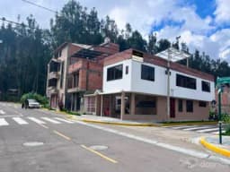 Se Vende Departamento 2do Piso con cochera Urb. Corona de Fraile