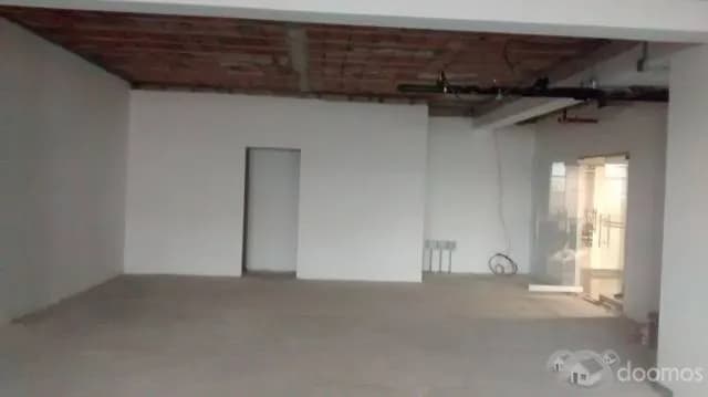 ALQUILER DE OFICINAS EN EXTRENO — foto 1