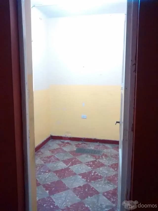 VENDO DPTO EN PRIMER PISO 2 DORMITORIOS CON PATIO — foto 3