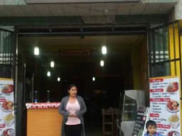 se traspasa restaurant polleria