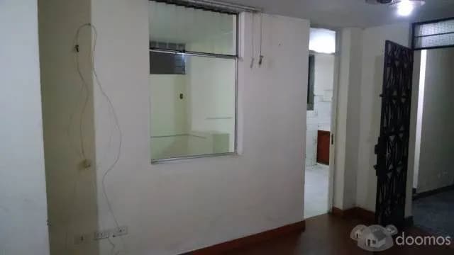 DEPARTAMENTO EN PRIMER PISO+COCHERA TECHADA+PATIO INTERNO — foto 5