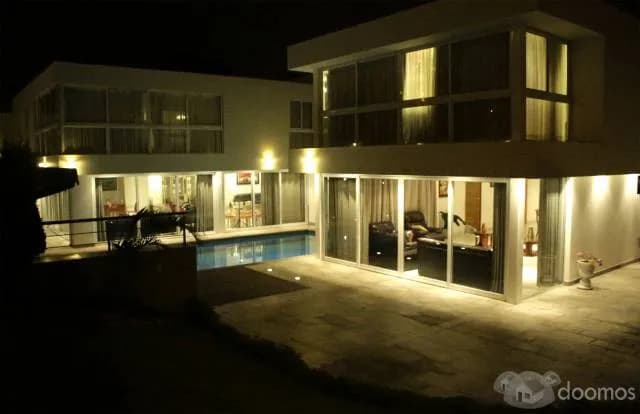 HERMOSA CASA EN ZONA EXCLUSIVA — foto 1