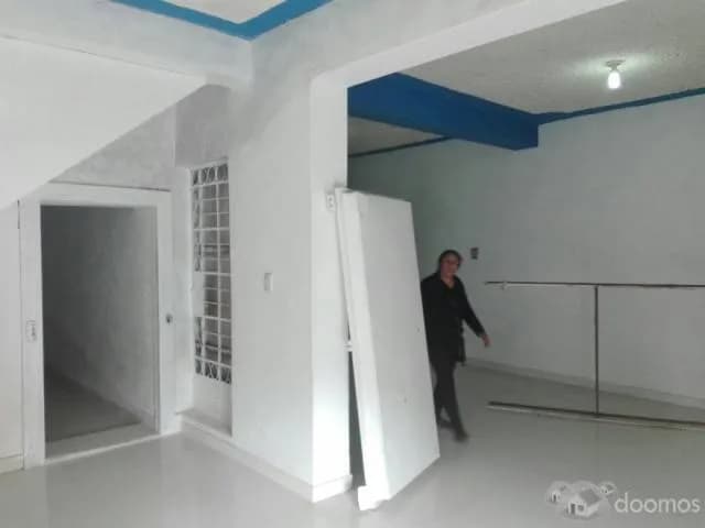 Casa 4 pisos con 2 tiendas zona comercial Sicuani — foto 4