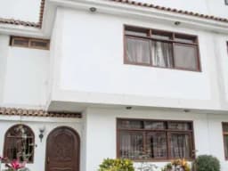 SE VENDE CASA DE 3 PISOS EN AMPLIO CONDOMINIO EN SURCO