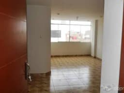 Se vende departamento frente a parque de estreno en Ate 2do piso