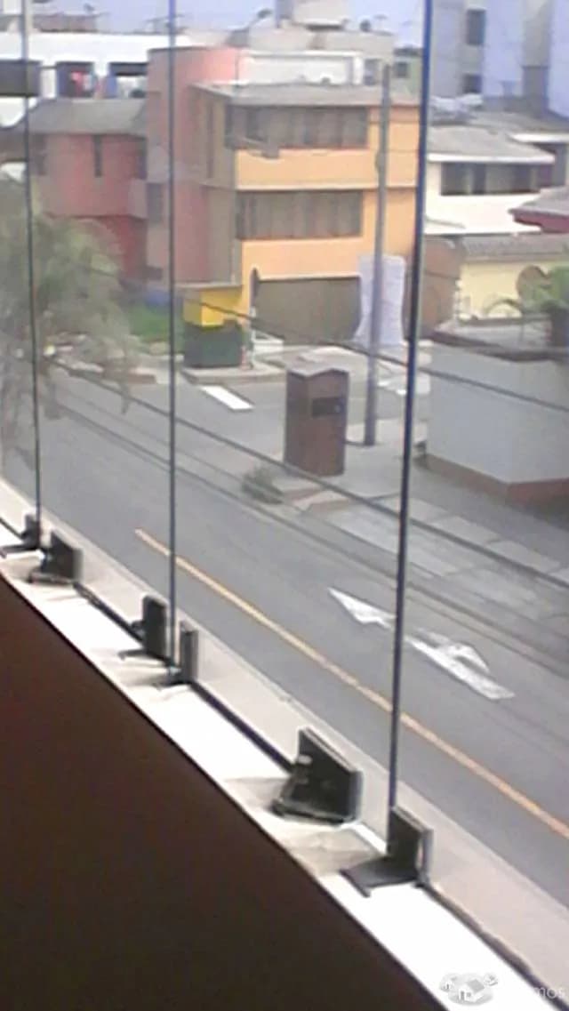 AMPLIO Y BIEN DISTRIBUIDO DEPARTAMENTO. — foto 1