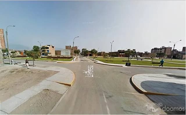 OCASIÓN TERRENO FRENTE A PARQUE  - CARABAYLLO — foto 1