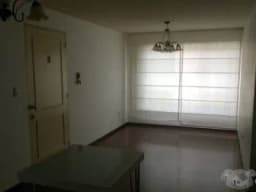 Departamento en segundo piso en Condominio con 3 dormitorios y 2 baños completos