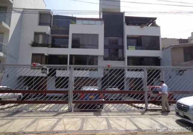 HERMOSO DUPLEX AL FRENTE DE ESAN — foto 1