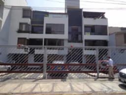 HERMOSO DUPLEX AL FRENTE DE ESAN
