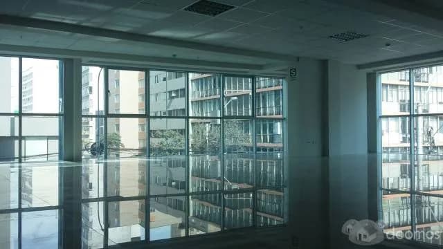 Alquilo oficina Implementada de 330 m2 en Miraflores a 5500 Dólares — foto 4