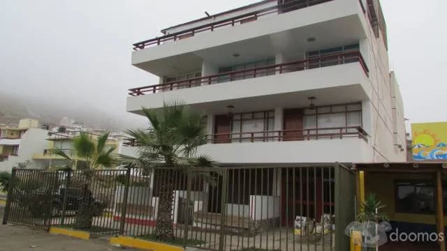 REMATO DEPARTAMENTO EN ZONA RESIDENCIAL DE NAPLO — foto 1