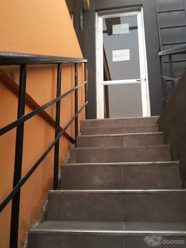 Alquiler de oficinas y almacenes — foto 8