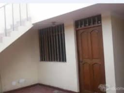 Alquilo Casa 1° piso en la Urbanizacion el Bosque