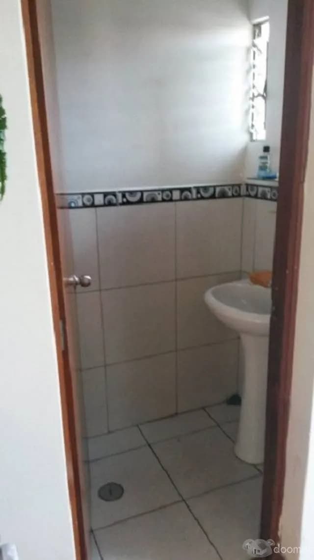 CASA AMPLIA EN EXCELENTE UBICACIÓN - IDEAL PARA COMERCIO — foto 9