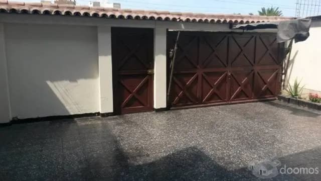 CASA AMPLIA EN EXCELENTE UBICACIÓN - IDEAL PARA COMERCIO — foto 10