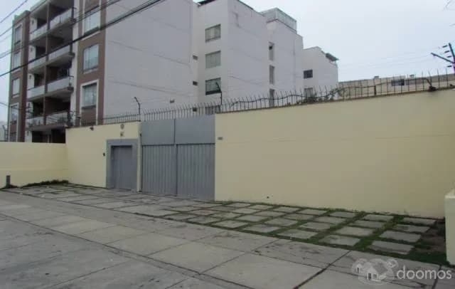 ALQUILER DE CASA EN SAN BORJA 750 M2 — foto 2