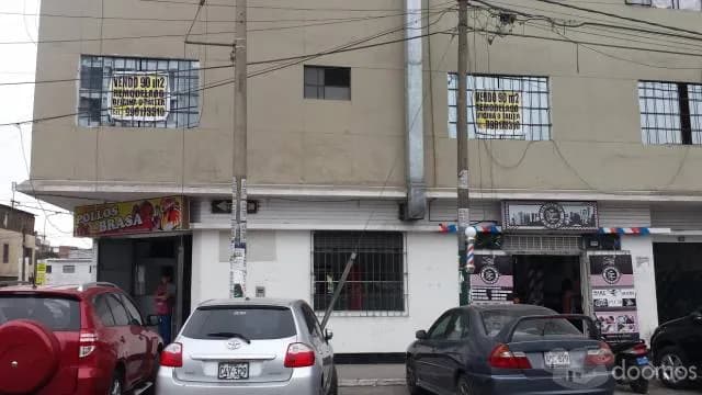 VENDO LOCAL EN DAMERO DE GAMARRA — foto 1