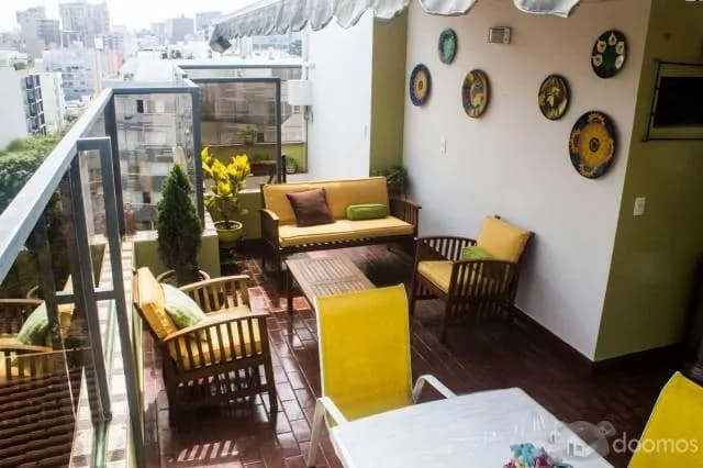 HERMOSO TRIPLEX CON TERRAZA LARCOMAR !!!! — foto 1
