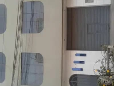 EXCELENTE CASA EN CARAPONGO 4 PISOS - POR RINCONCITO AYACUCHANO- EXCELENTE UBICACION