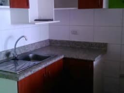 VENDO DEPARTAMENTO DE 2 DORMITORIOS CON 1 COCHERA TECHADA