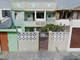 Vendo Casa de 2 pisos ( como casa o terreno )