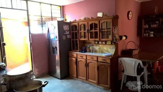 VENTA CASA EN LA CALERA DE LA MERCED - SURQUILLO ~ 3 PISOS — foto 4