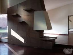 VENDO CASA LA MOLINA,  LA PLANICIE EN ESQUINA CON AMPLIO JARDIN INTERIOR Y COCHERA PARA 05 CARROS.