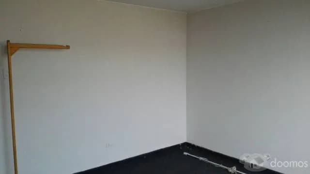 AMPLIO DEPARTAMENTO CON BUENA UBICACIÓN — foto 7