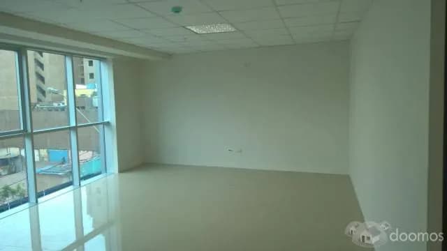 ALQUILO OFICINAS IMPLEMENTADAS DE ESTRENO 330 m2 A $5500 EN MIRAFLORES — foto 5