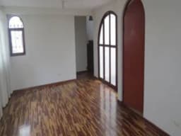 HERMOSA CASA DE 3 PISOS EN ZONA RESIDENCIAL DEL DISTRITO SANTIAGO DE SURCO