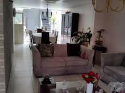 CASA MODERNA Y SEGURA CON OPCION PARA DOS FAMILIAS
