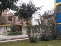 VENDO CASA EN ATE URBANIZACION TILDA