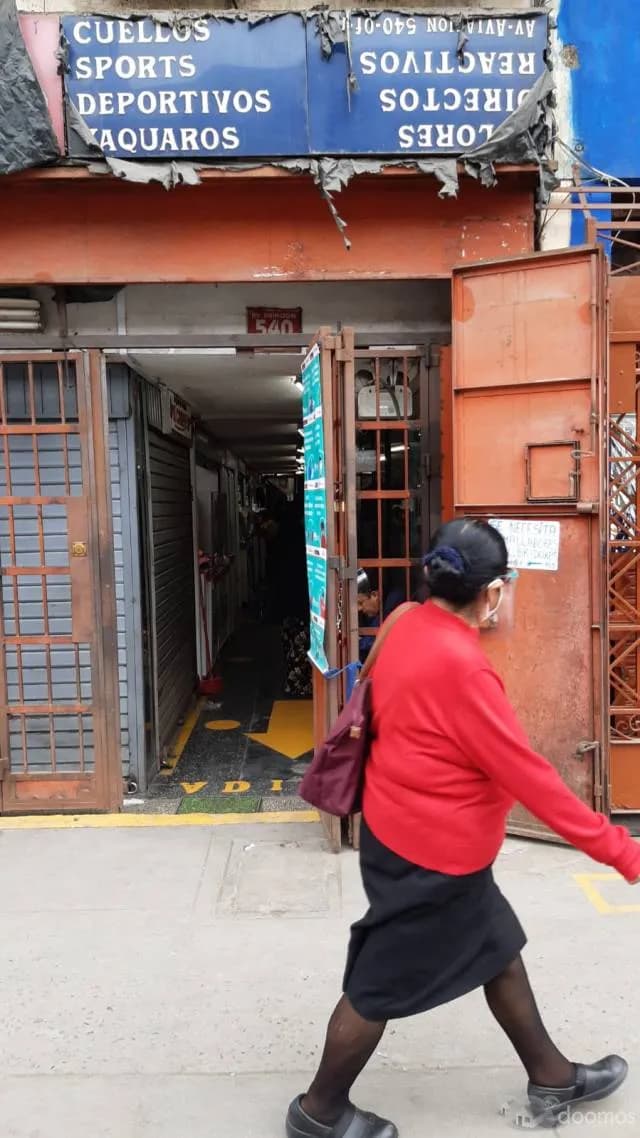 VENTA DE LOCAL COMERCIAL EN GAMARRA — foto 1