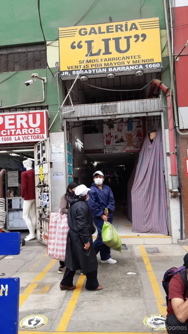 VENTA DE LOCAL COMERCIAL EN GAMARRA — foto 3