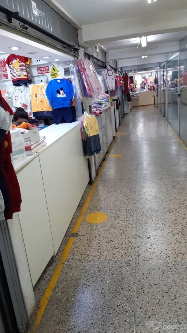 VENTA DE LOCAL COMERCIAL EN GAMARRA — foto 7