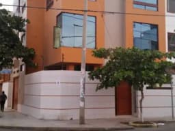 VENDO HERMOSA CASA EN ESQUINA DE 3 PISOS URB. FEDERICO VILLAREAL