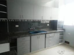 ESPECTACULAR DUPLEX EN VENTA DE 5 DORMITORIOS CERCA AL RENOVADO PLAZA SAN MIGUEL, PARQUES,ETC!.