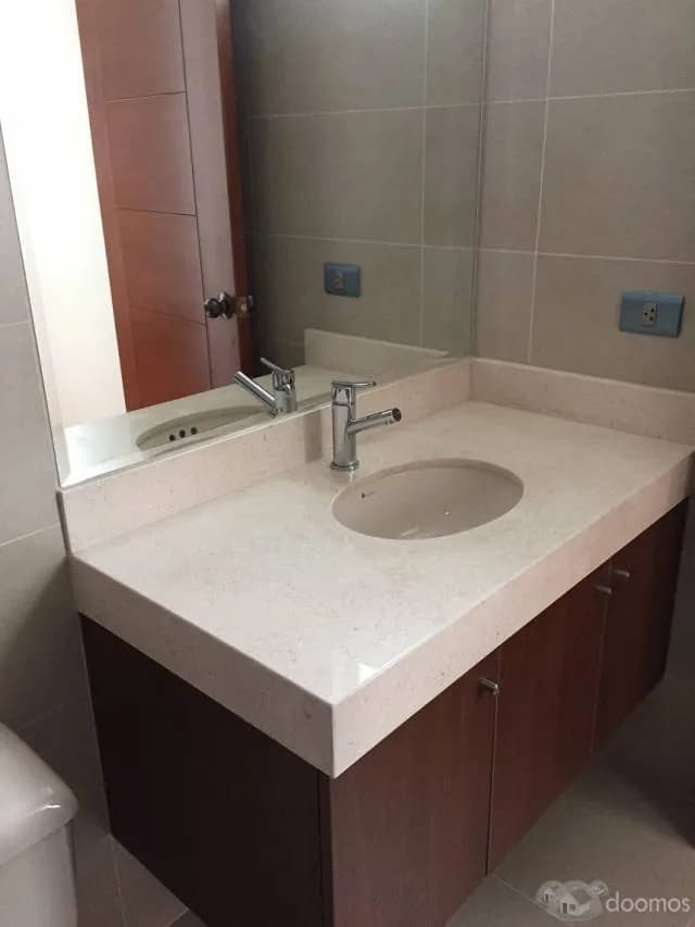 DUPLEX 180M2 CON 03 DORM + SALA DE ESTAR+AMPLIA TERRAZA+02 COCHERAS — foto 4