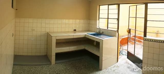 CASA 4 PISOS AV. METROPOLITANA - COMAS — foto 7