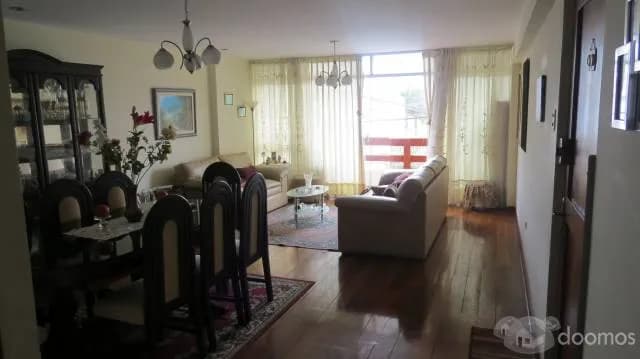 Amplio Departamento en Urb. El Golf — foto 2