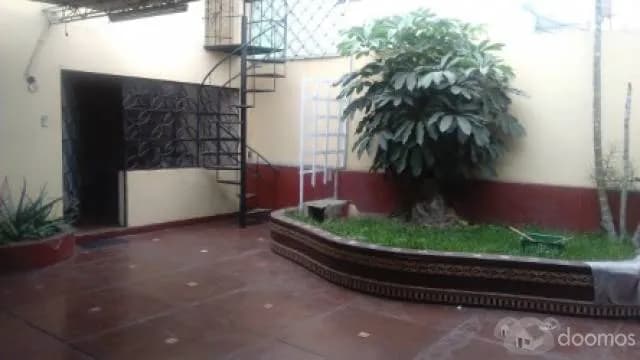 VENDO CASA O CASA COMO TERRENO — foto 1