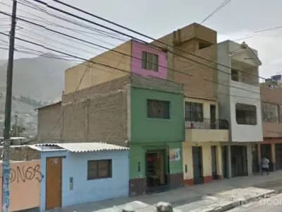 CASA DE 02 PISOS CON 172 M2